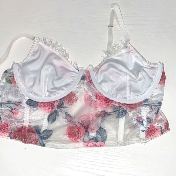 Eyelash Lace Flower Open Back Sheer Adjustable Strap Crop Cami - Picture 9 of 10